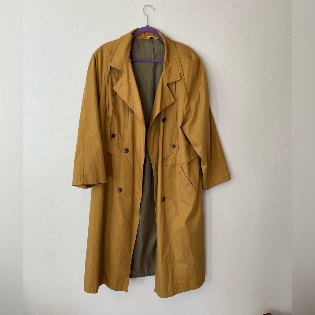 Lightweight Trench Unknown Brand Style And 2000 Written On Button